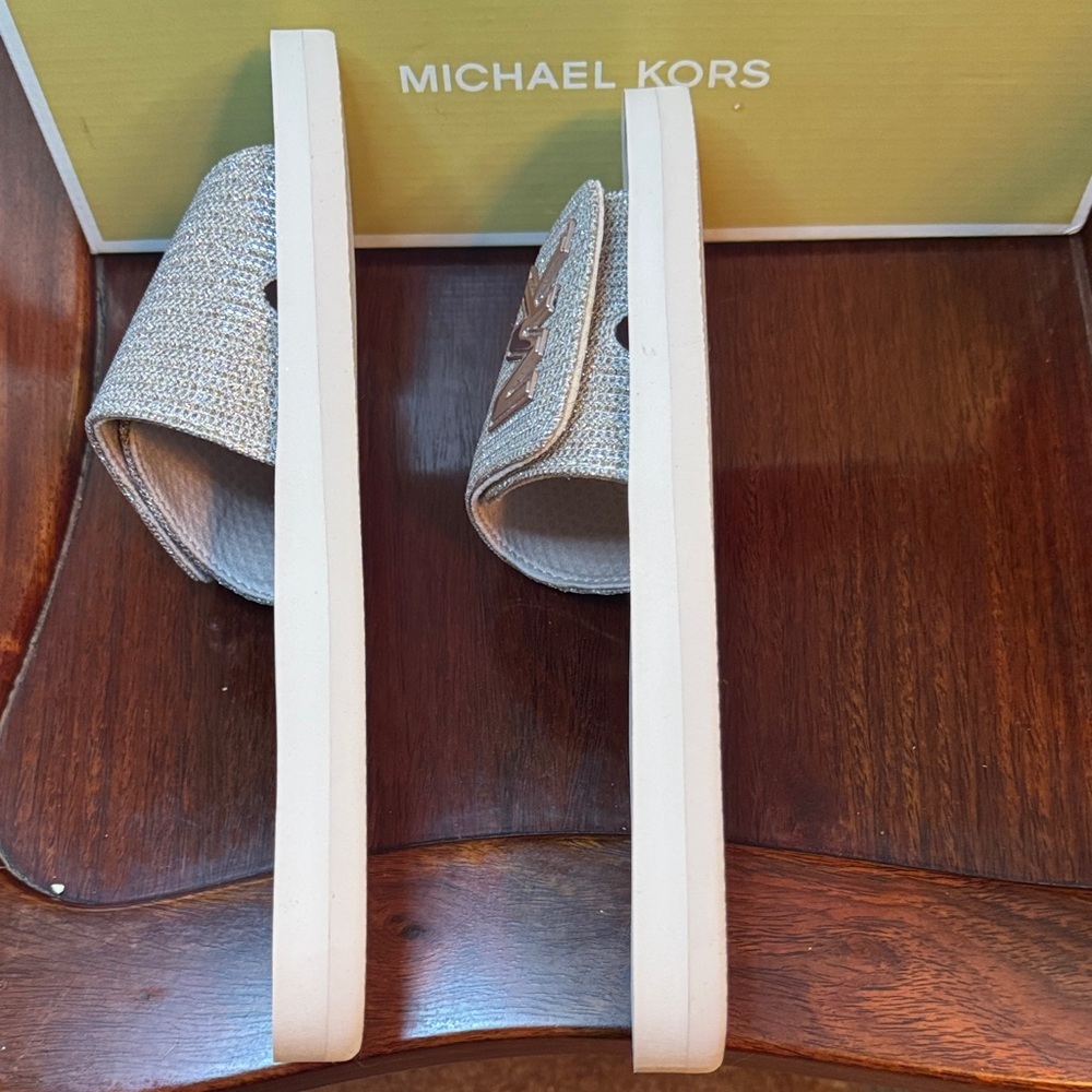 NWT Michael Kors MK Slides Glittering White Gold Sandals Size 8 w/Box - Picture 3 of 10